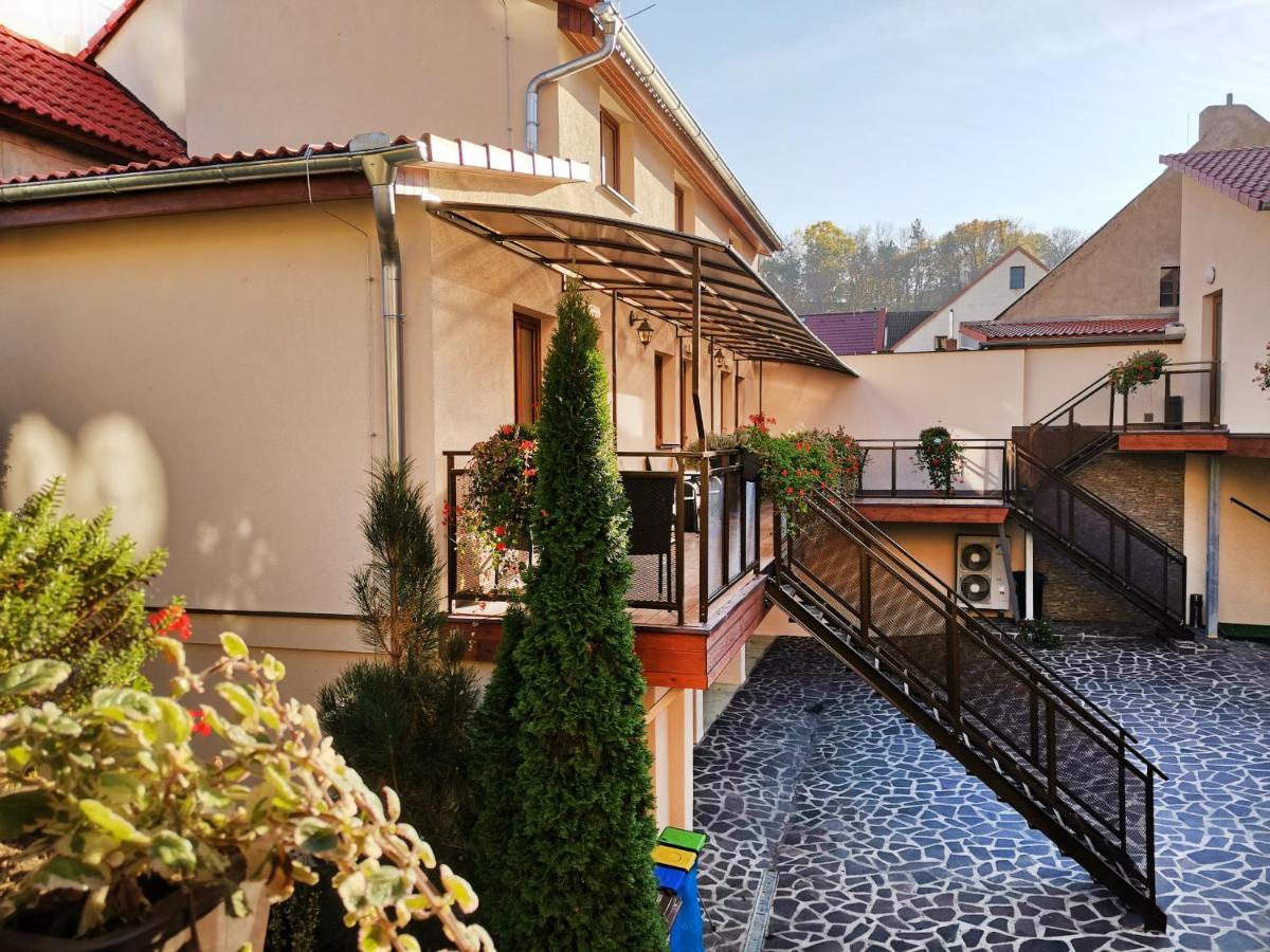 Apartmany Aranka Жатец Экстерьер фото